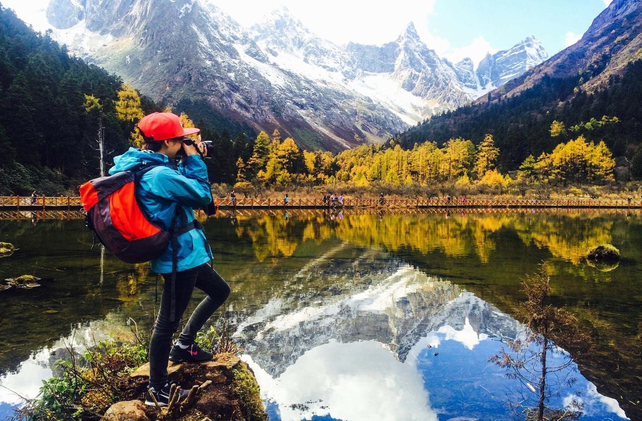 6-day Bipenggou Valley Hike and Tibetan Culture Tour