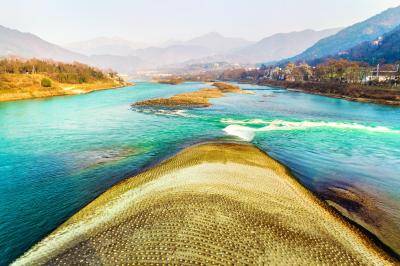 Dujiangyan Irrigation System - the fish mouth