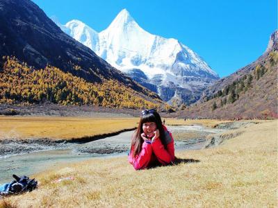 Luorong Pasture in Daocheng Yading 