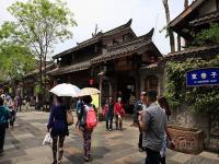 Wide and Narrow Alleys