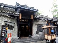 Wide and Narrow Alleys