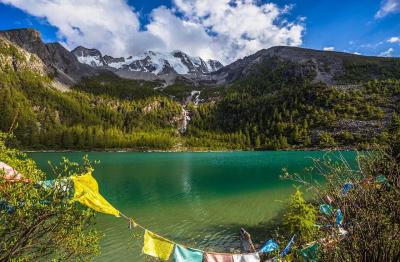 Yalayoucuo Lake in Yala Snow Mountain