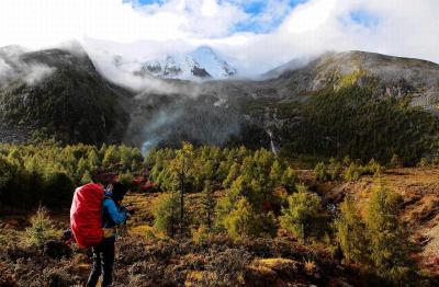 Yala Snow Mountain Hiking Tour